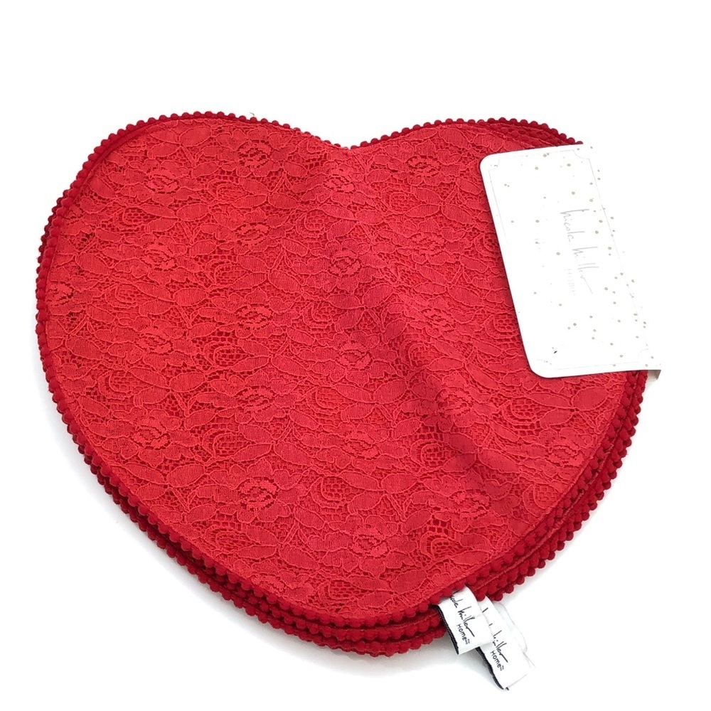 Nicole Miller Home Heart Shaped Red Lace Pom Pom Border Placemats Set of 4 NWT